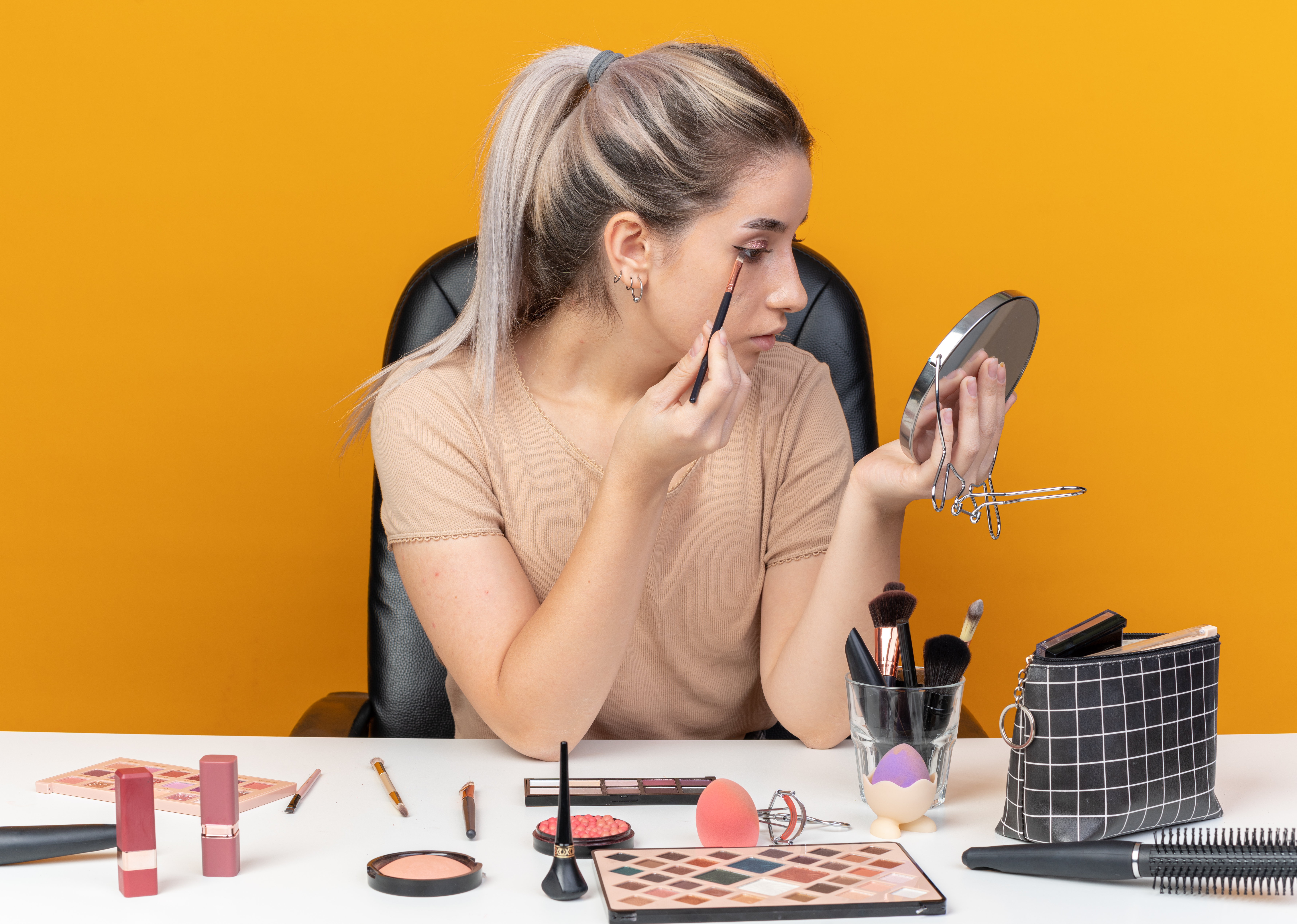The Beauty of Autumn: Makeup and Skincare Tips for Fall